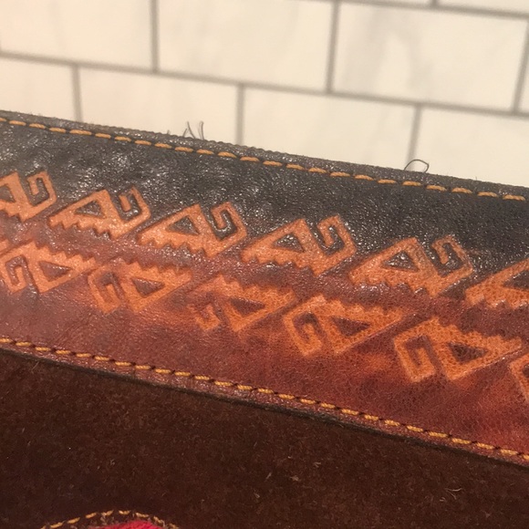 Vintage Bohemian Leather Suede Crossbody Purse Flower Tooled Detail Primitive - Picture 6 of 12